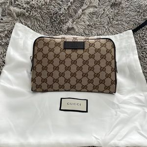 Gucci GG Supreme Belt Bag